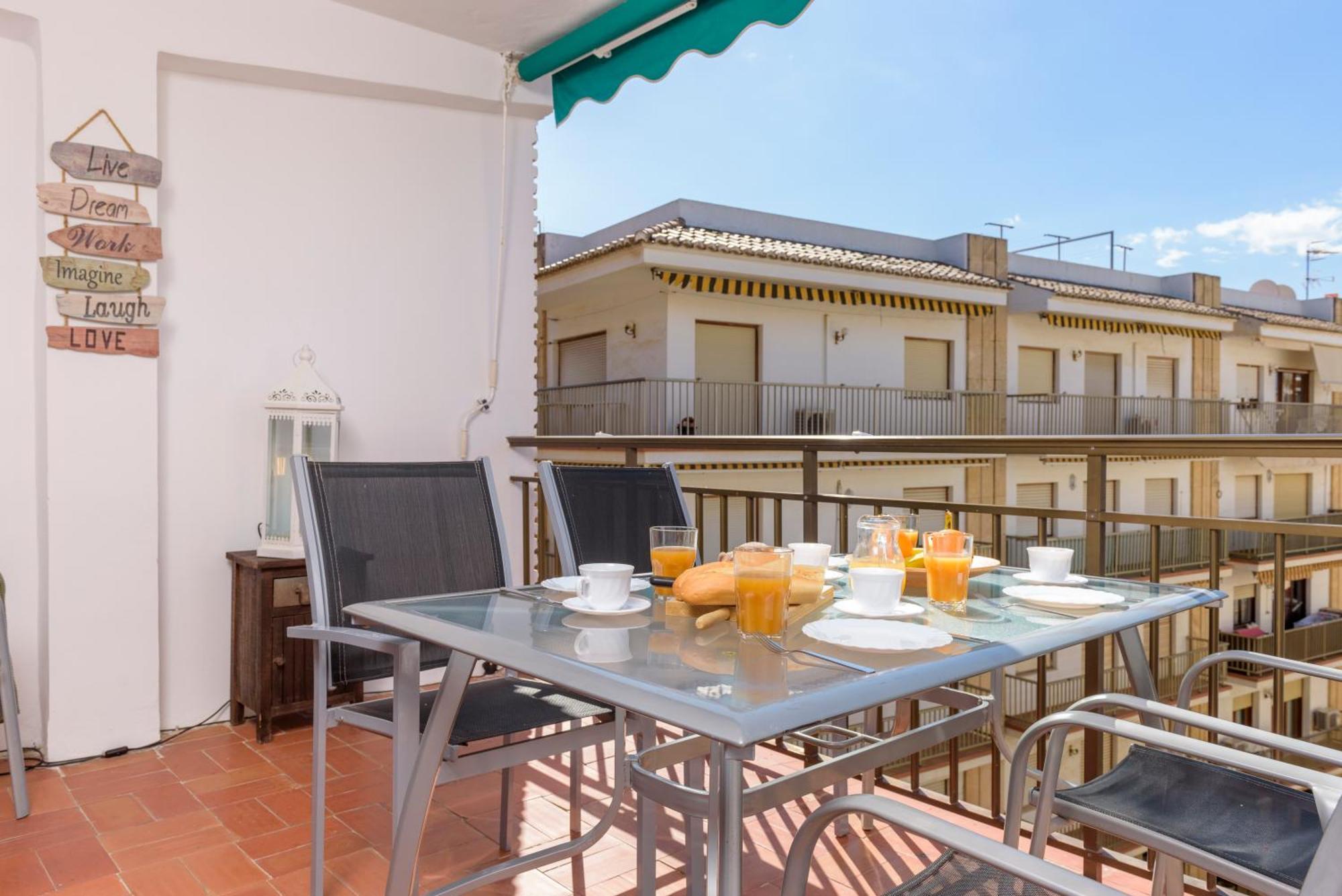 Port Perfection: Your Dream Apartment By The Beach Javea Exterior photo