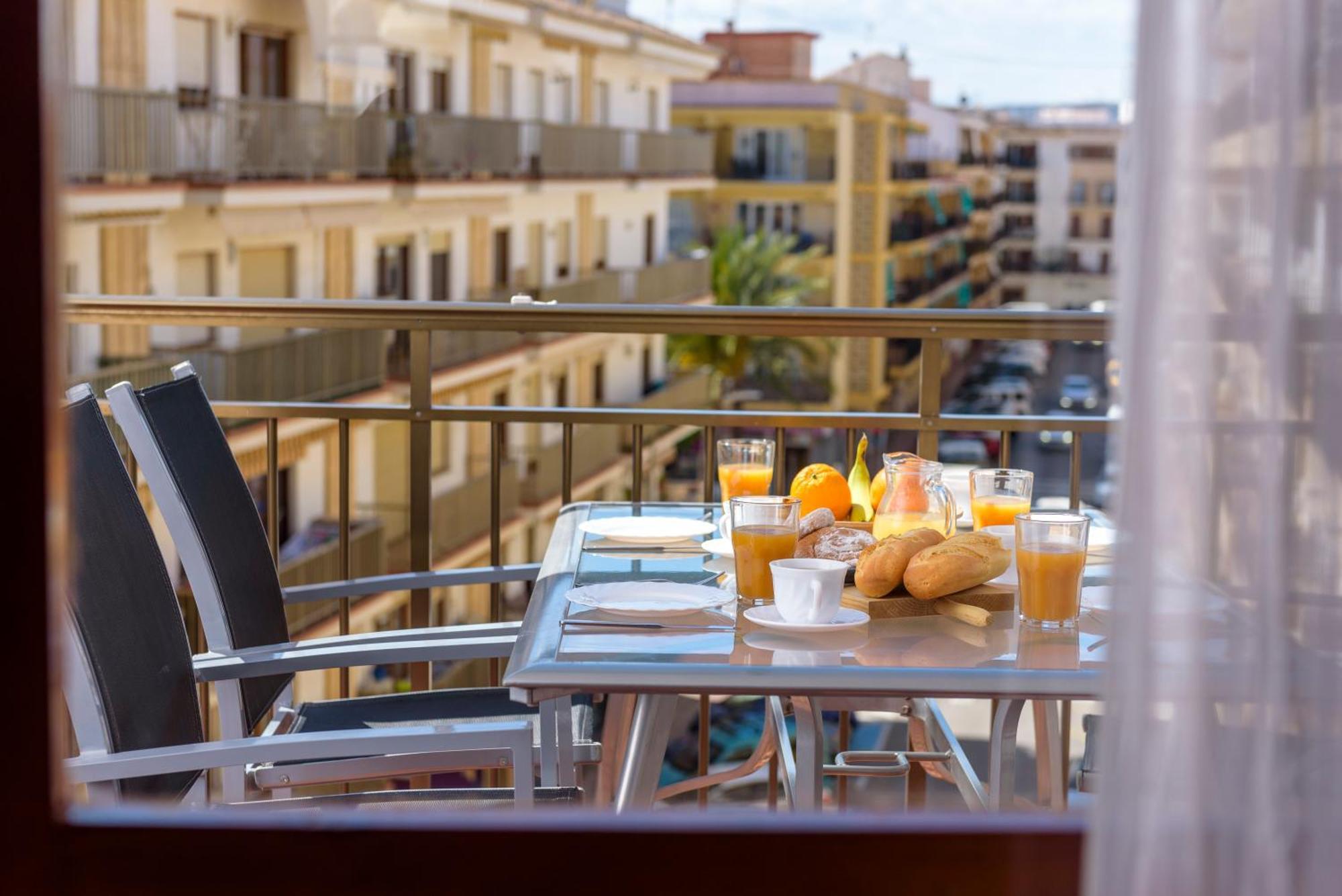 Port Perfection: Your Dream Apartment By The Beach Javea Exterior photo