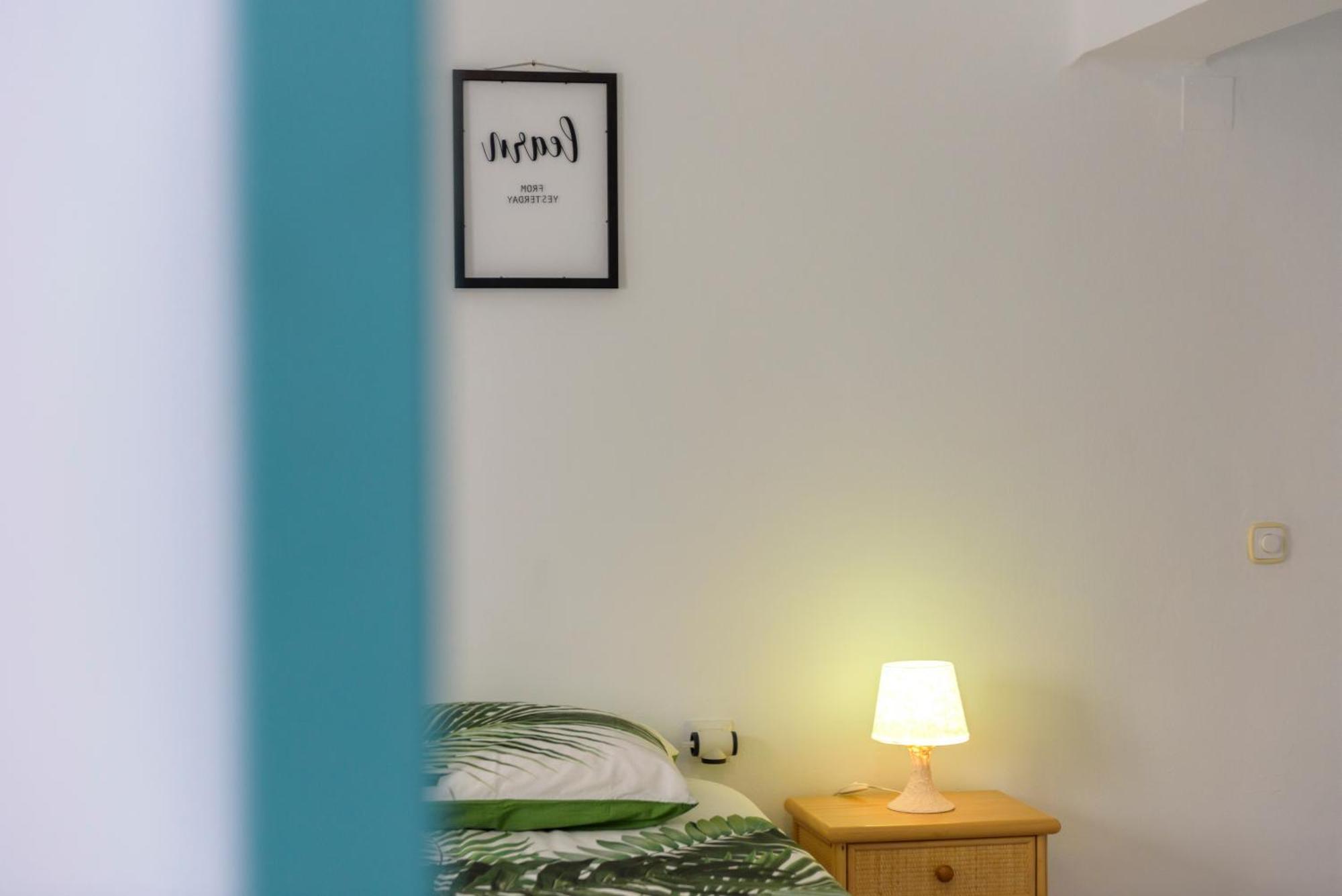 Port Perfection: Your Dream Apartment By The Beach Javea Exterior photo
