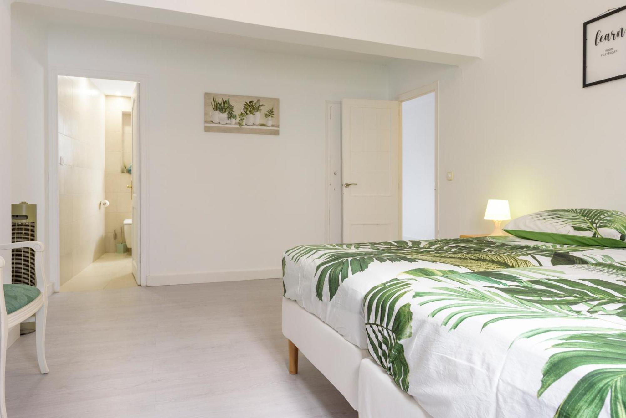 Port Perfection: Your Dream Apartment By The Beach Javea Exterior photo