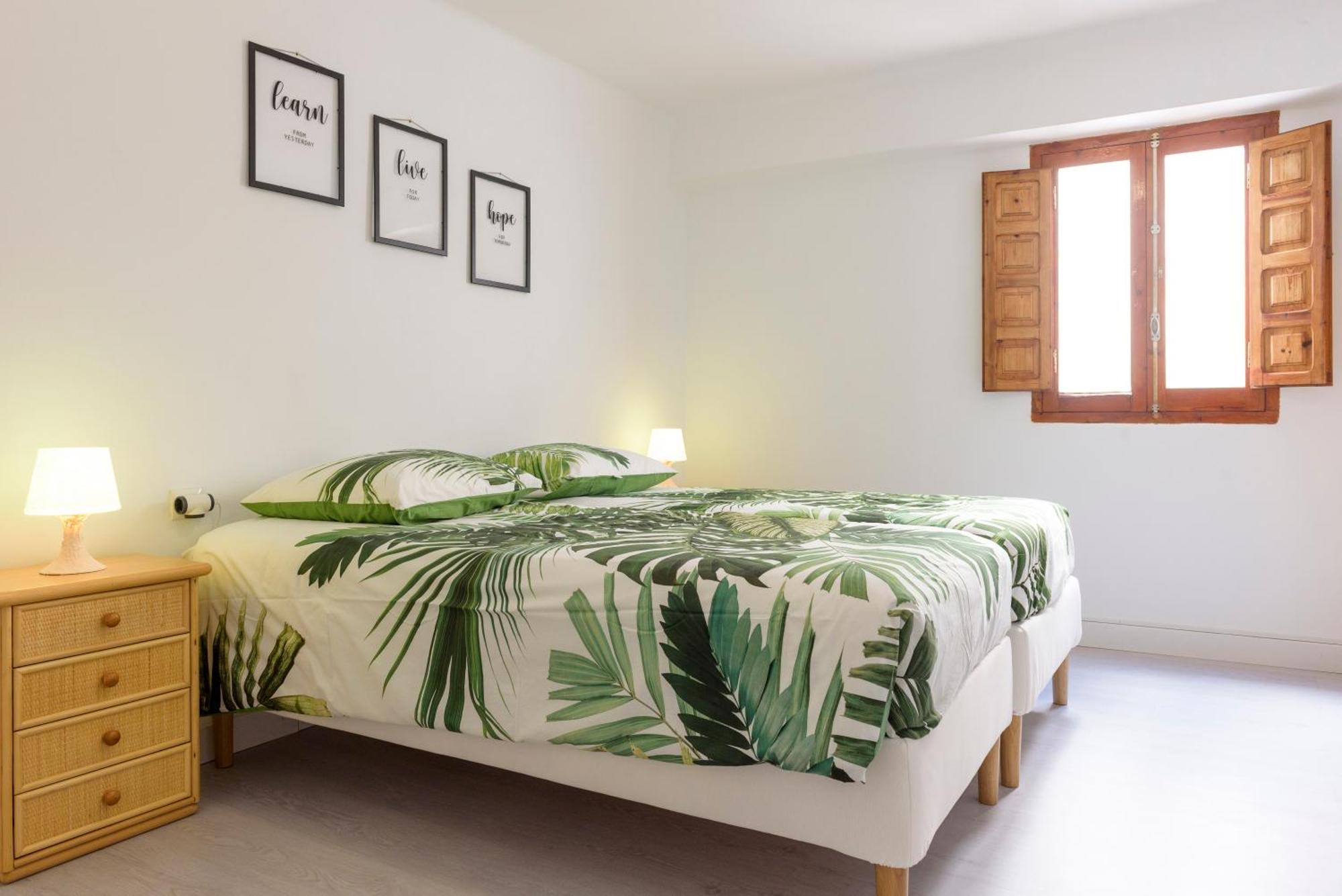 Port Perfection: Your Dream Apartment By The Beach Javea Exterior photo