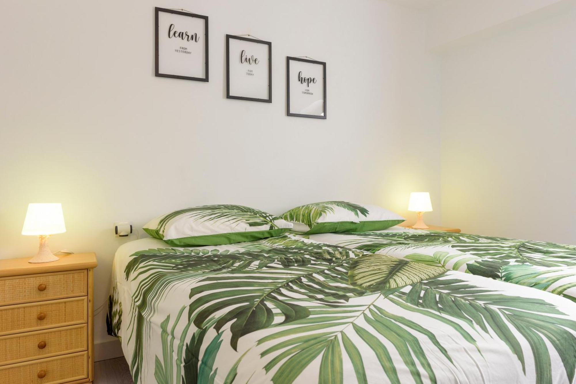 Port Perfection: Your Dream Apartment By The Beach Javea Exterior photo